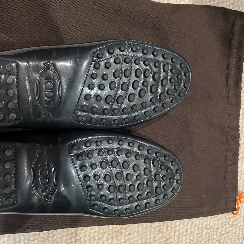 Tod’s Gommino Driving Moccasins, navy blue patent, size 7, beautiful condition - Picture 5 of 10